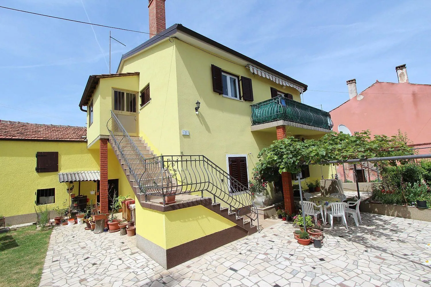 Mediterranes Apartment Nur 15 Minuten Zum Zentrum In Ruhiger Wohngegend Rovinj